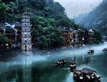 凤凰古镇天气：迷人的江南水乡，感受四季的韵味